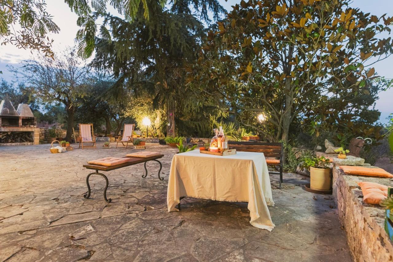 Trulli Country House Carla'S Secret Castellana Grotte Bagian luar foto